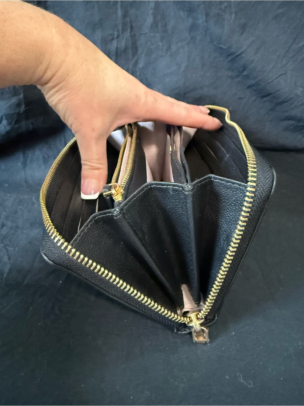 Kate Spade Toujours Zip Around Continental Wallet in Black Pebbled Leather - Picture 8 of 9